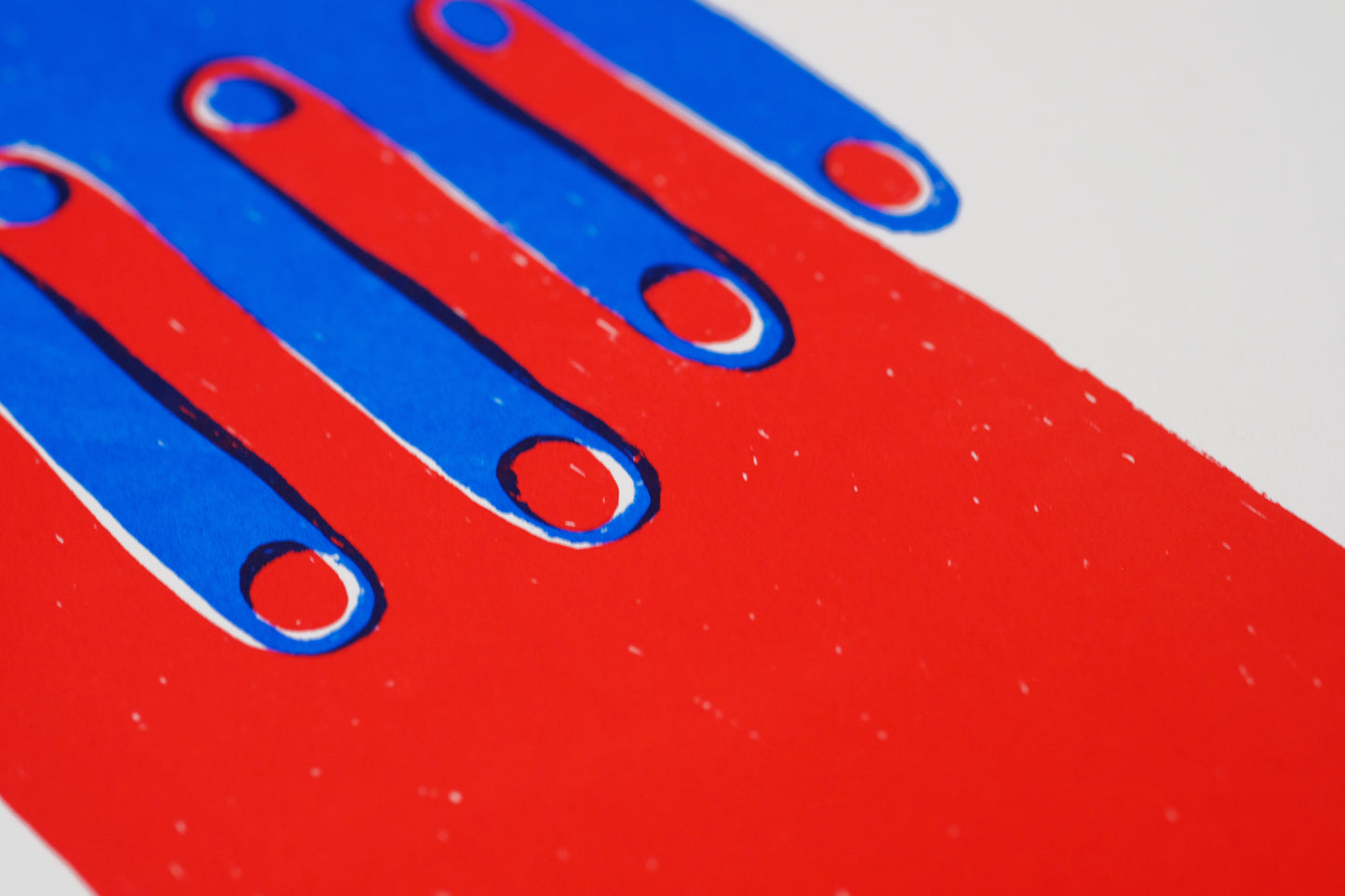 Mains Bleu et rouge